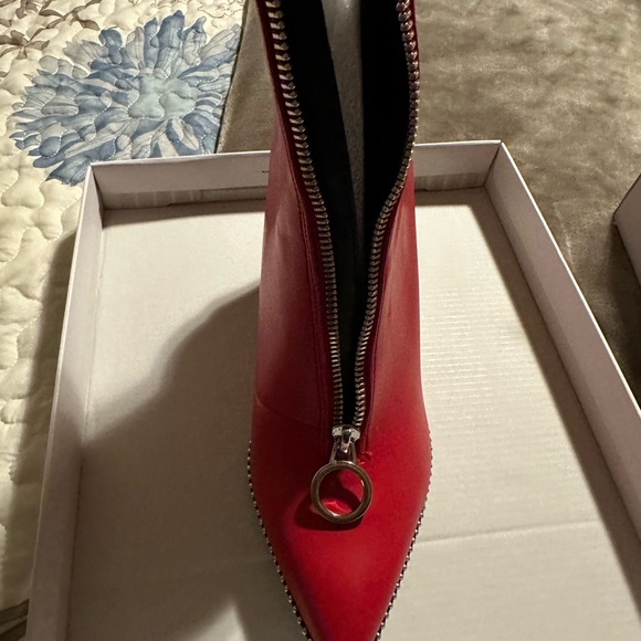 Boots - Picture 4 of 6